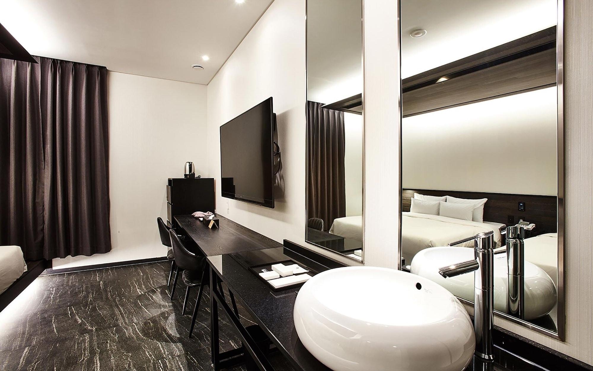 Hotel Wanted Incheon Esterno foto